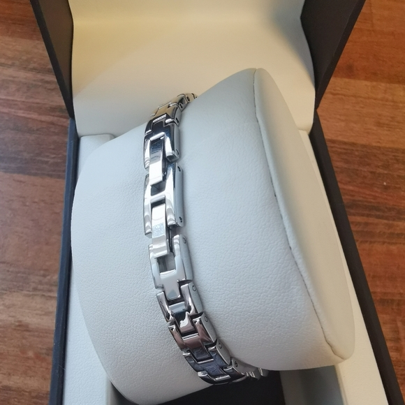 Anne Klein Women's Watch - Picture 2 of 6